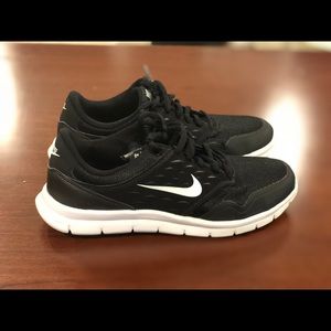 Women’s Nike Orive 6.5 worn twice